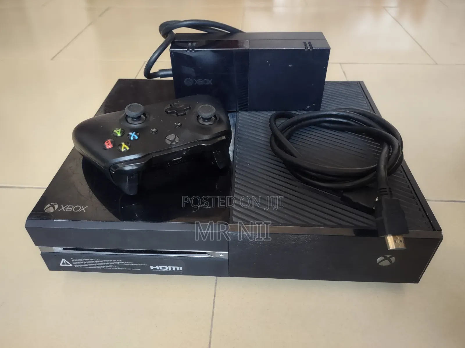 Xbox One With 1 Controller and 6 Games