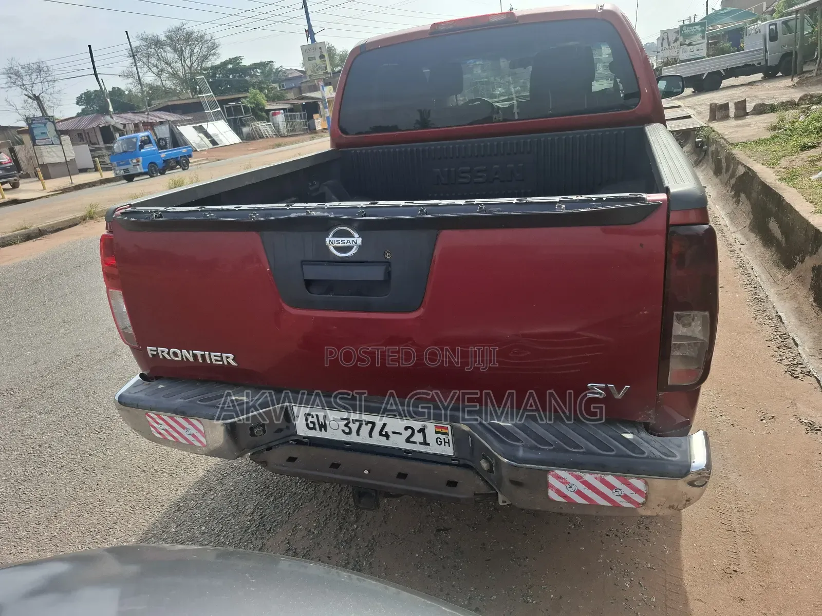 Nissan Frontier 2013 Red