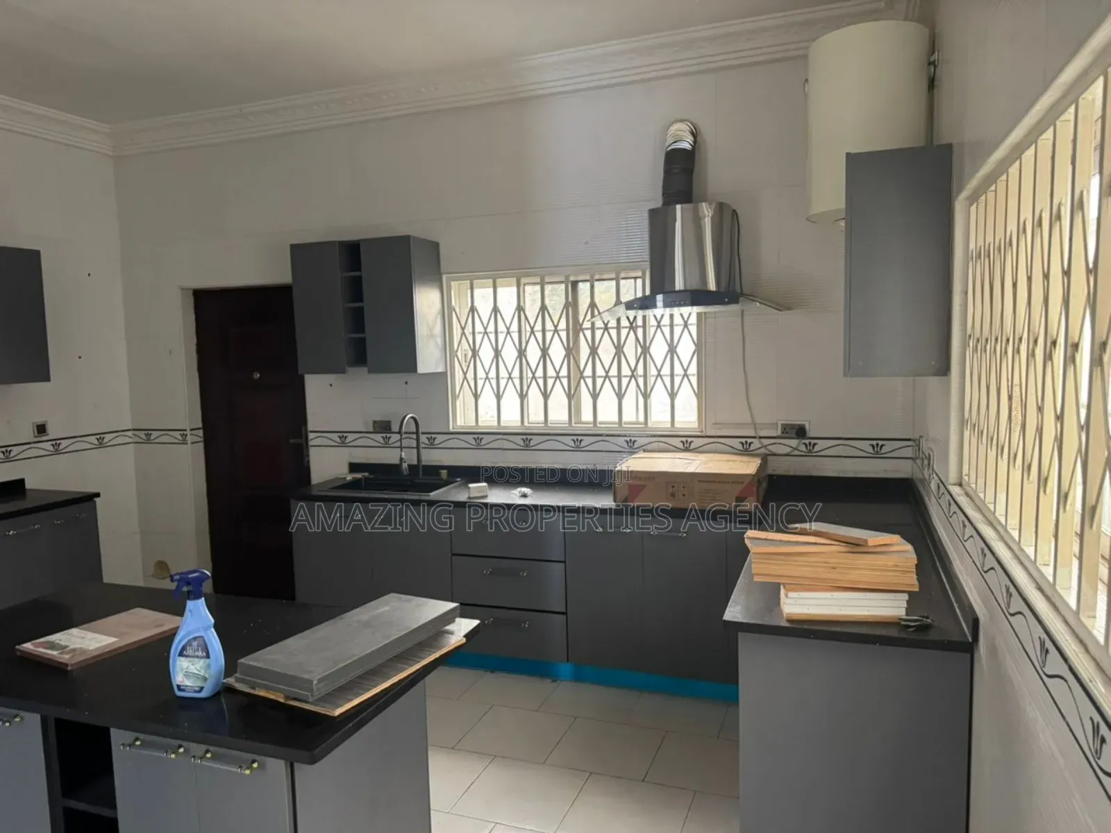 4bdrm Townhouse / Terrace in Cantonment, US Embassy Area for rent