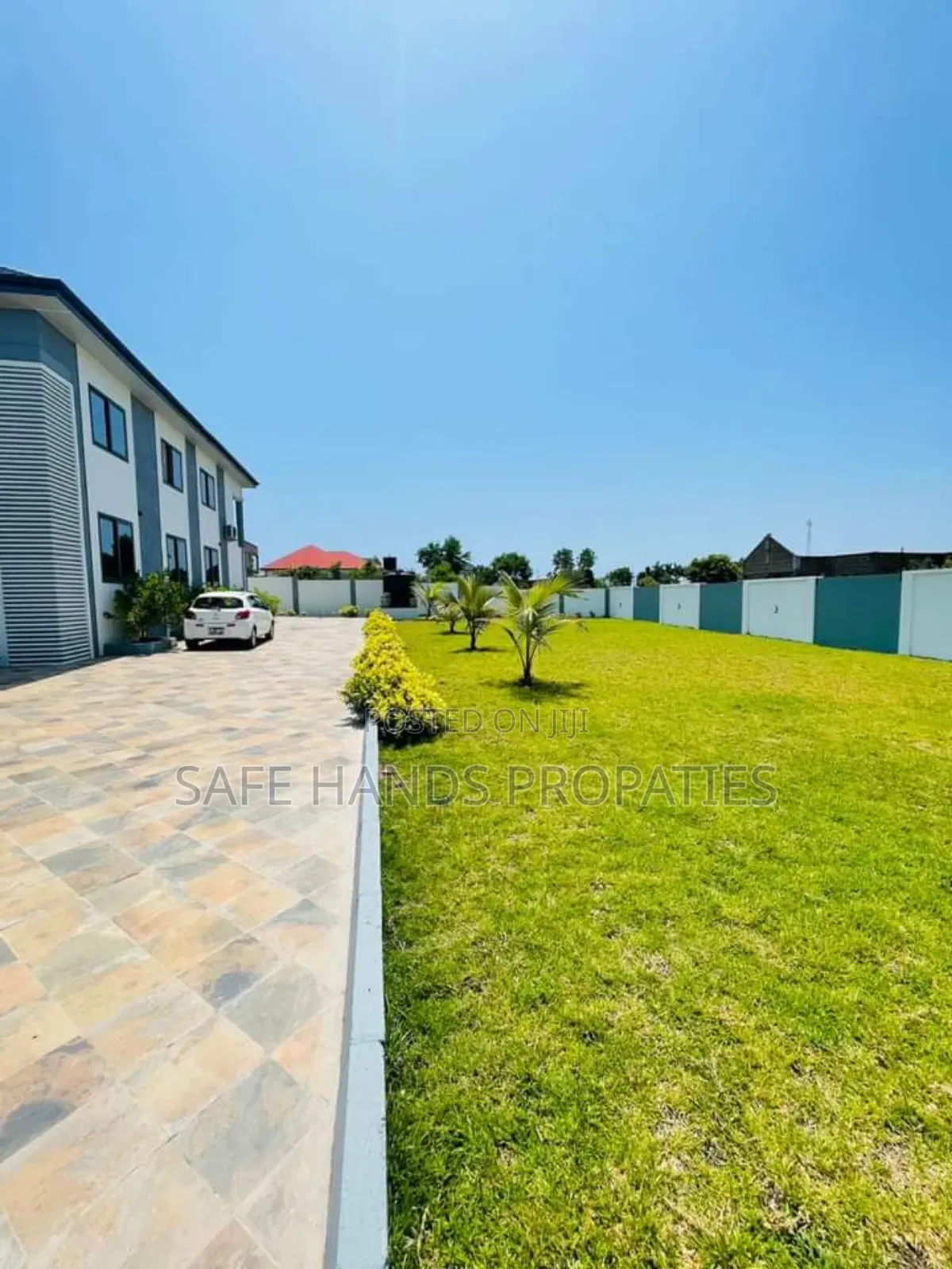 Furnished 5bdrm Mansion in Accra Metropolitan for sale