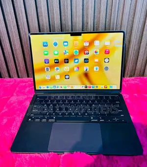 Laptop Apple MacBook Air 2022 M2 16GB Apple M2 SSD 512GB