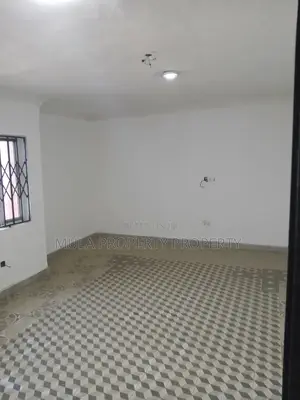 3bdrm Apartment in Mula Property, Ofankor for rent