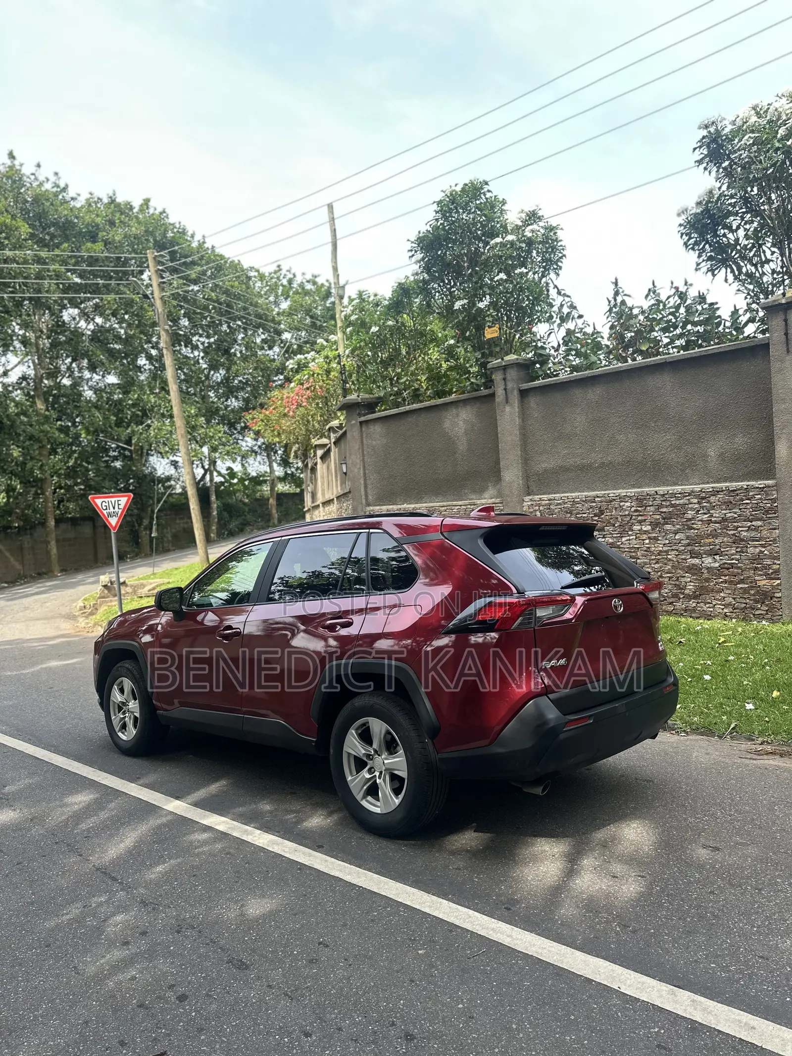 Toyota RAV4 LE AWD 2019 Burgundy