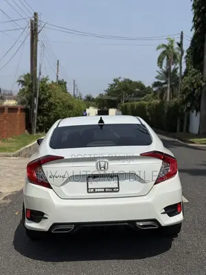Honda Civic EX Sedan 2018 White