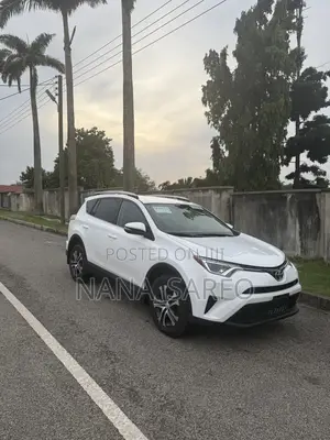 Toyota RAV4 LE AWD (2.5L 4cyl 6A) 2016 White