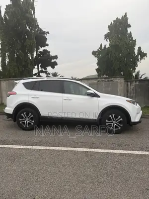 Toyota RAV4 LE AWD (2.5L 4cyl 6A) 2016 White