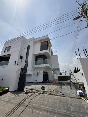 4bdrm House in Adjiringanor, Ability for sale