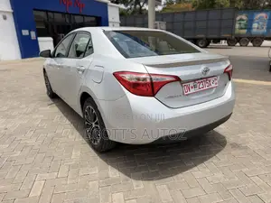 Toyota Corolla 2018 Silver