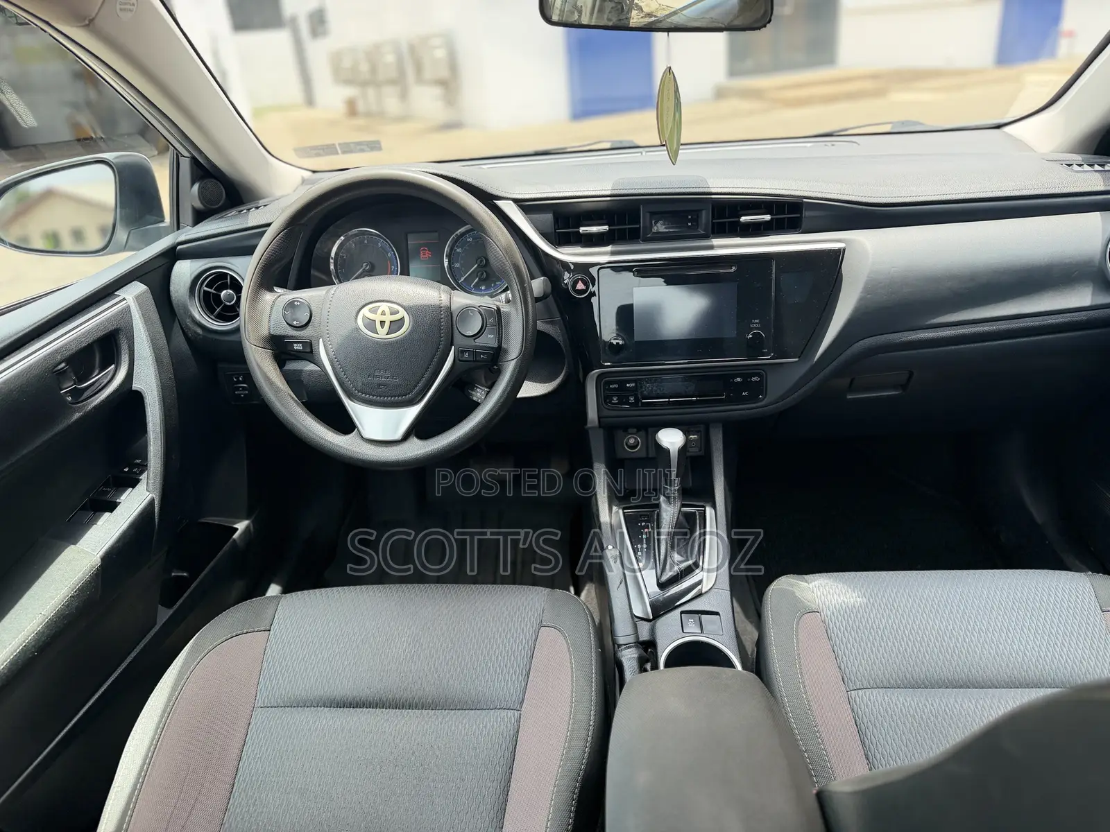 Toyota Corolla 2018 Silver