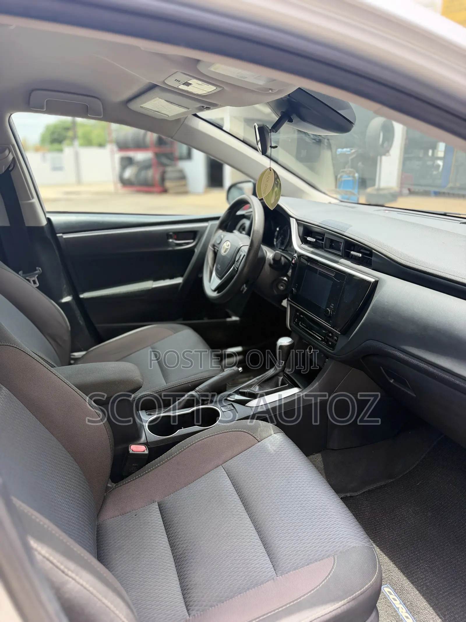 Toyota Corolla 2018 Silver