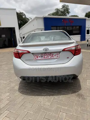 Toyota Corolla 2018 Silver