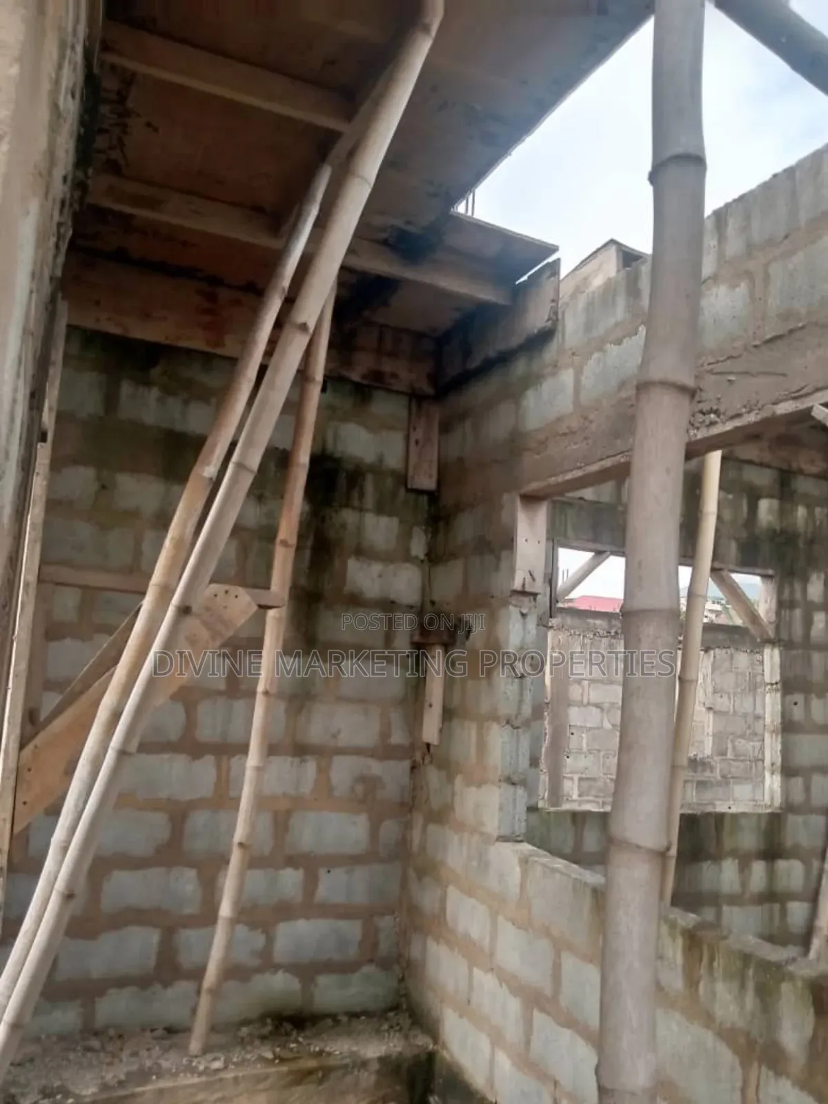 4bdrm House In Franco Estates Area, Ofankor For Sale