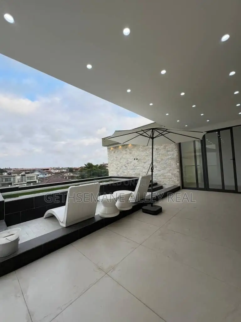 5bdrm Penthouse in Gethsemeny Alley, Cantonments for sale