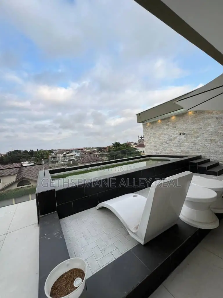 5bdrm Penthouse in Gethsemeny Alley, Cantonments for sale
