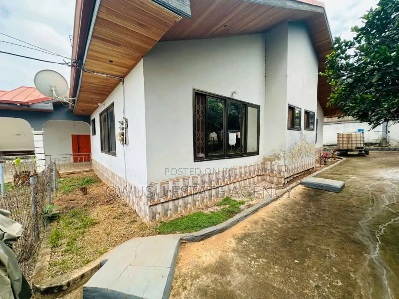 5bdrm House in Santasi Nkronza, Kumasi Metropolitan for sale