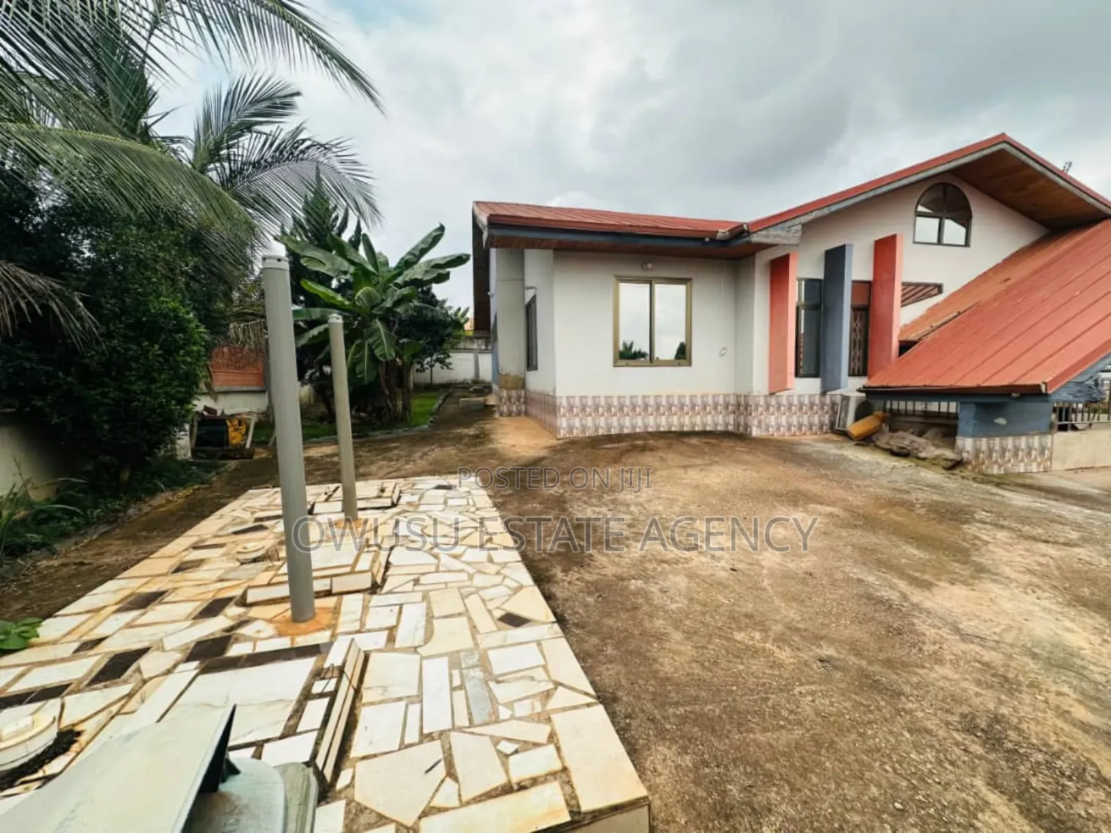 5bdrm House in Santasi Nkronza, Kumasi Metropolitan for sale