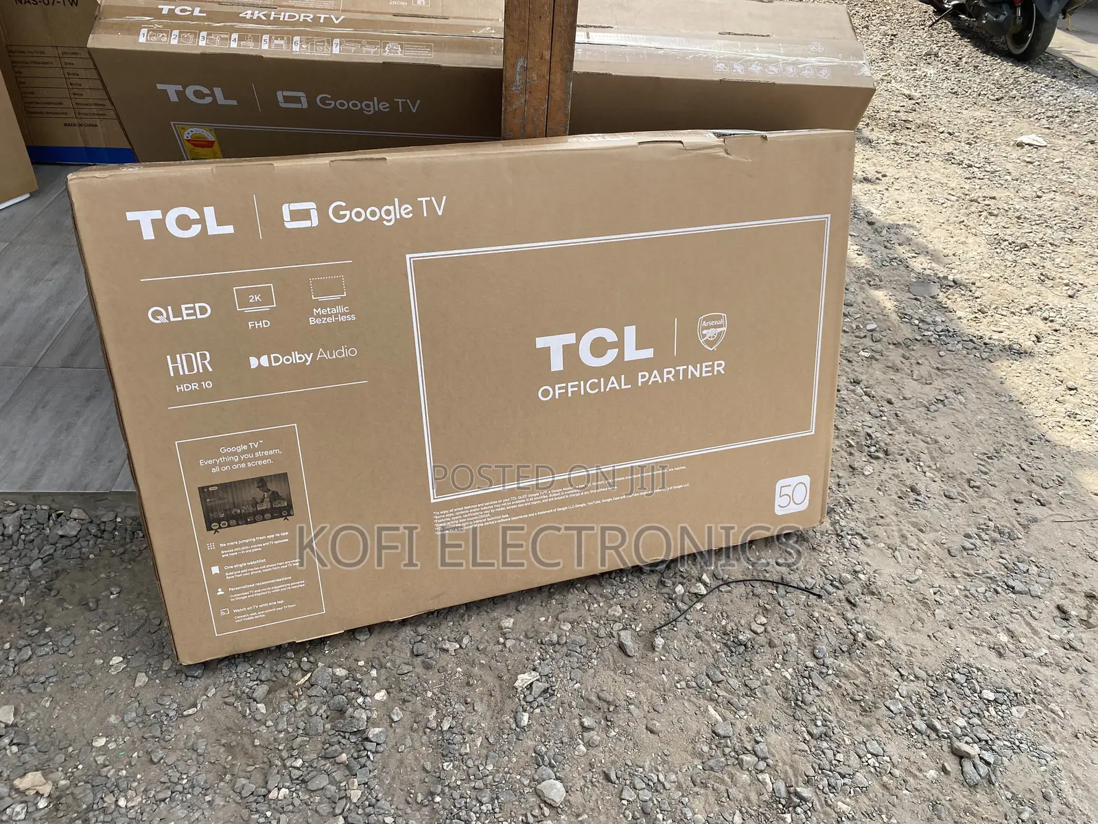 Glamorous Viewing Meets Smart Tech in TCL 50 Qled