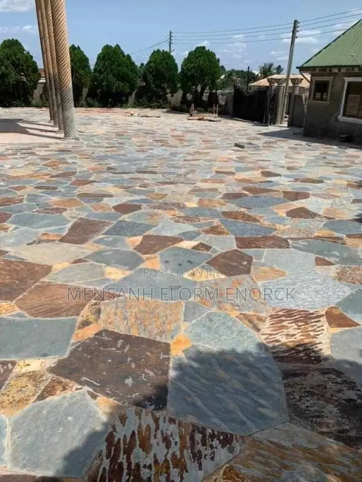 Stone Seler