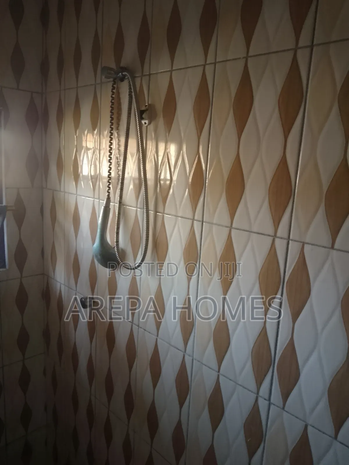 1bdrm Apartment in Arepa Homes, Madina for rent