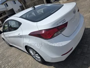 Hyundai Elantra Limited Sedan FWD (1.8L 4cyl 6A) 2016 White