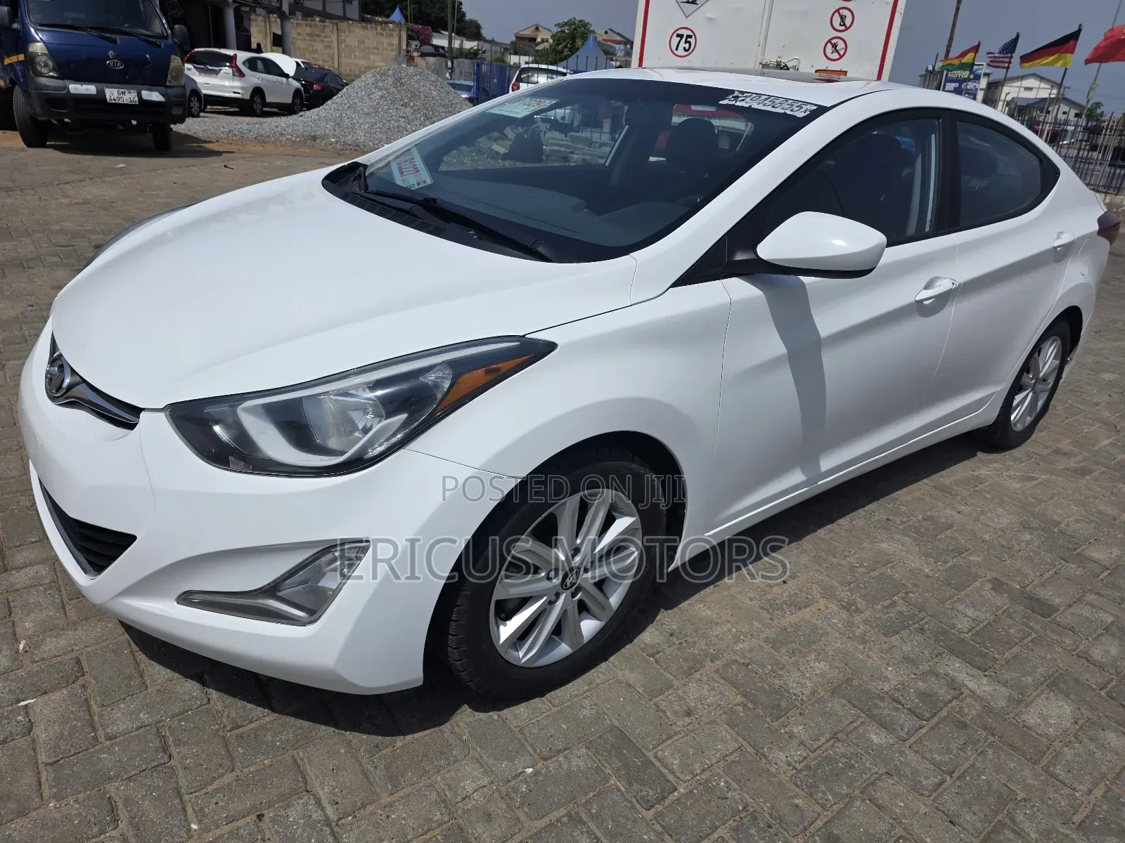 Hyundai Elantra Limited Sedan FWD (1.8L 4cyl 6A) 2016 White