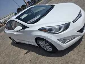 Hyundai Elantra Limited Sedan FWD (1.8L 4cyl 6A) 2016 White
