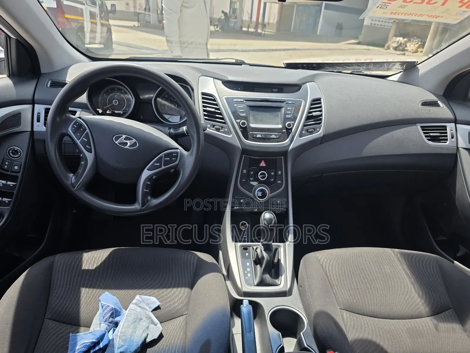 Hyundai Elantra Limited Sedan FWD (1.8L 4cyl 6A) 2016 White