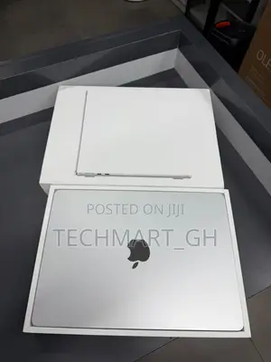New Laptop Apple MacBook Air 2022 M2 16GB Apple M2 SSD 256GB