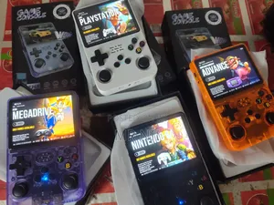 R36s Retro Game Console