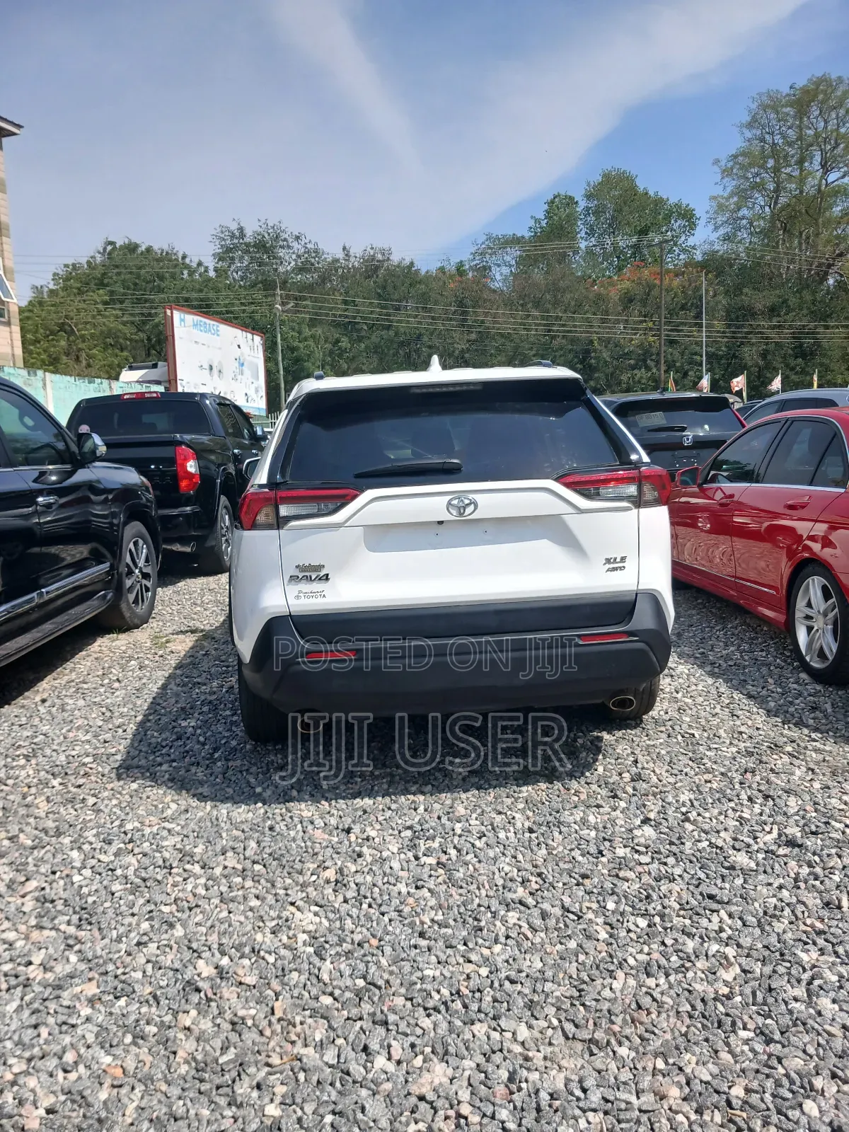 Toyota RAV4 XLE 2022 White
