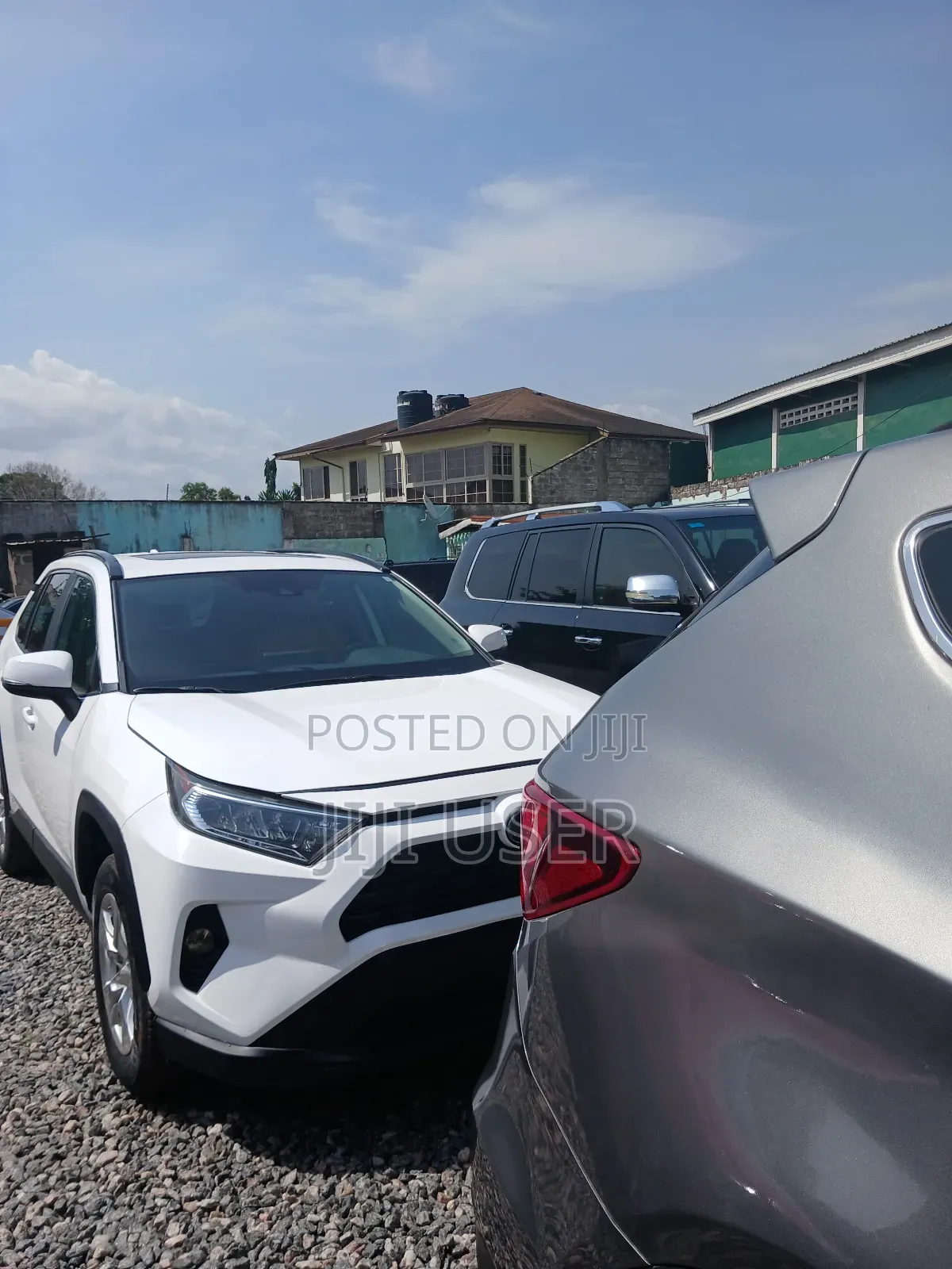 Toyota RAV4 XLE 2022 White