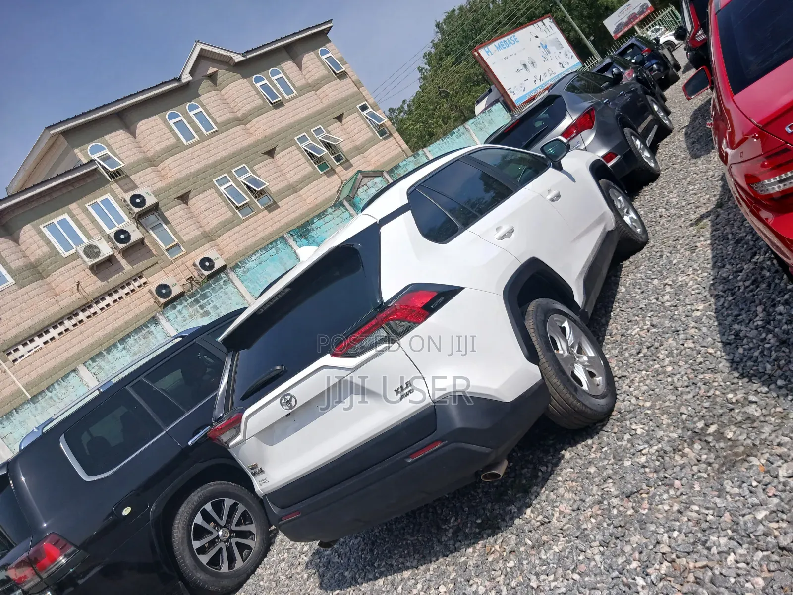 Toyota RAV4 XLE 2022 White