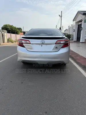 Toyota Camry SE 4dr Sedan (2.5L 4cyl 6A) 2014 Gray