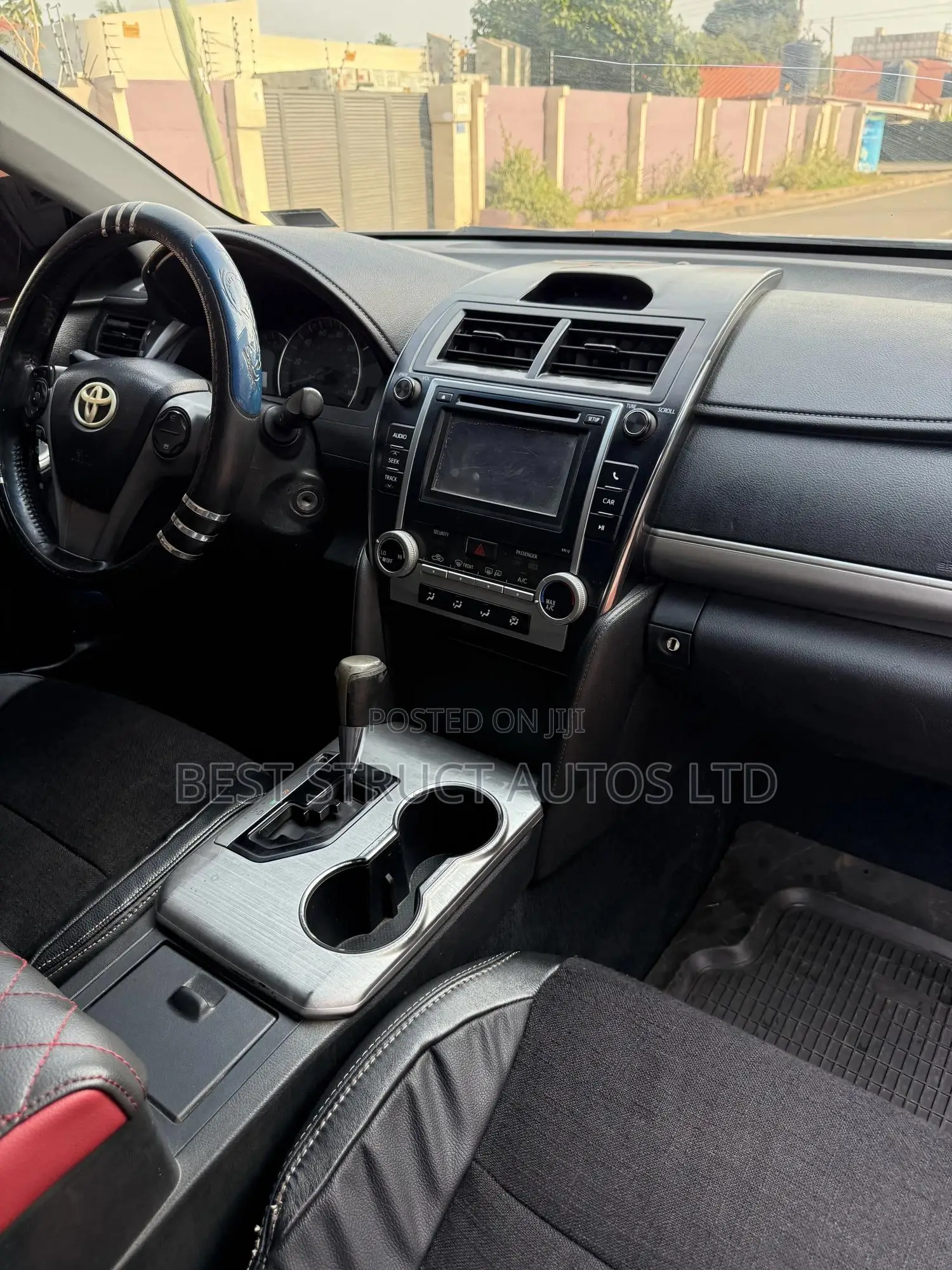 Toyota Camry SE 4dr Sedan (2.5L 4cyl 6A) 2014 Gray