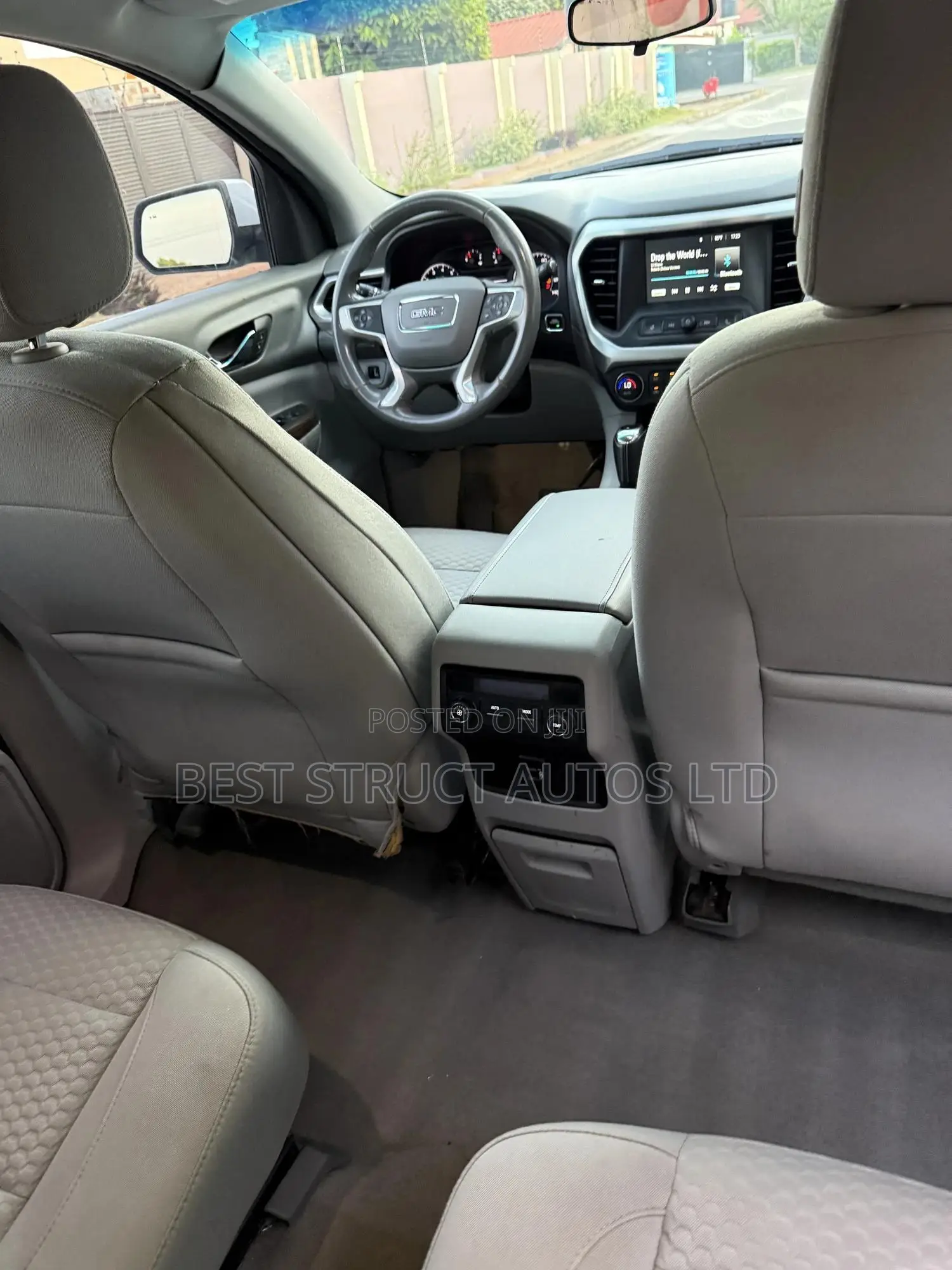 GMC Acadia SLE-1 AWD 2018 White