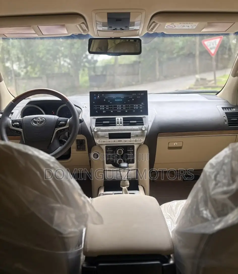 Toyota Land Cruiser Prado 2017 White