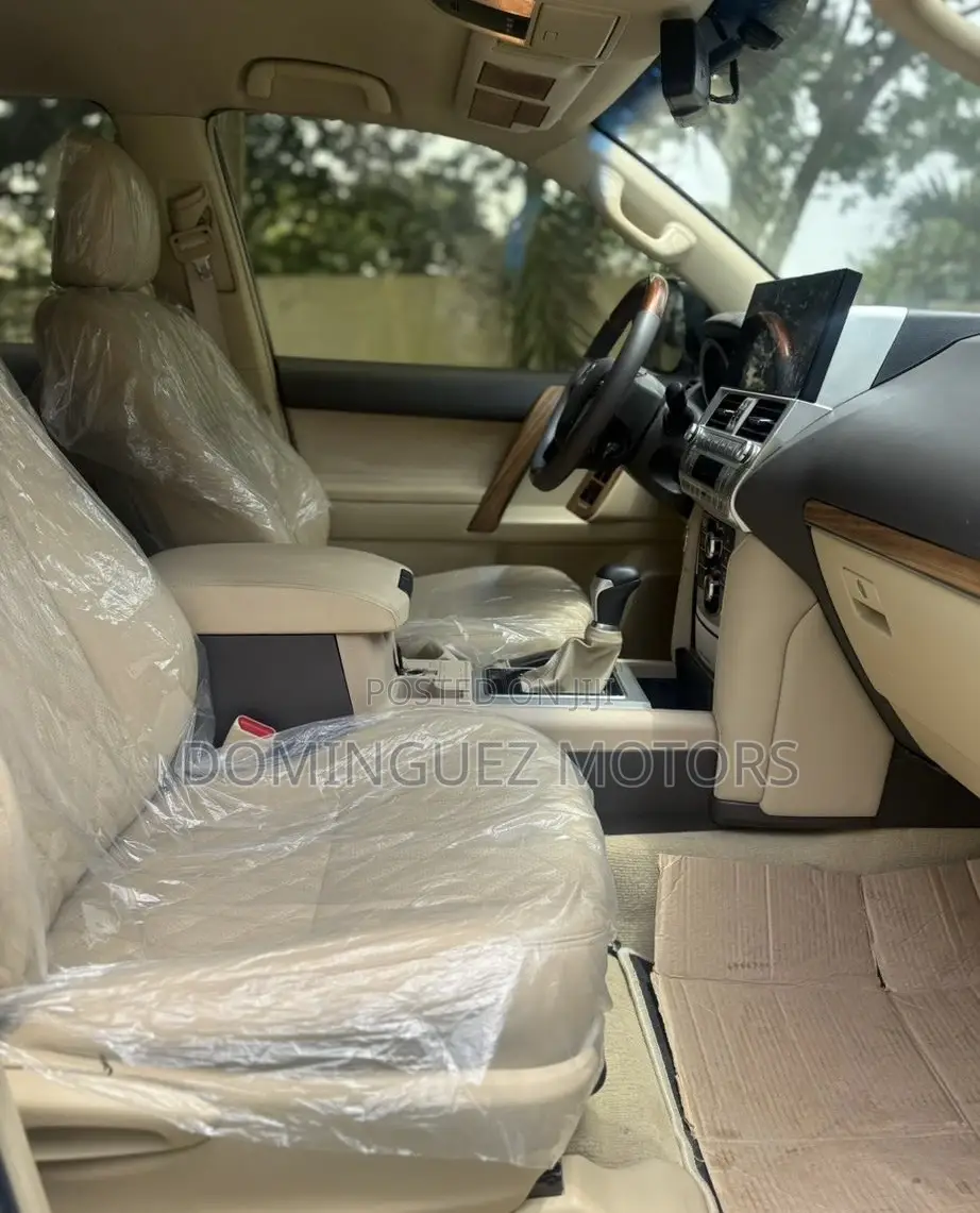 Toyota Land Cruiser Prado 2017 White