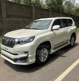 Toyota Land Cruiser Prado 2017 White