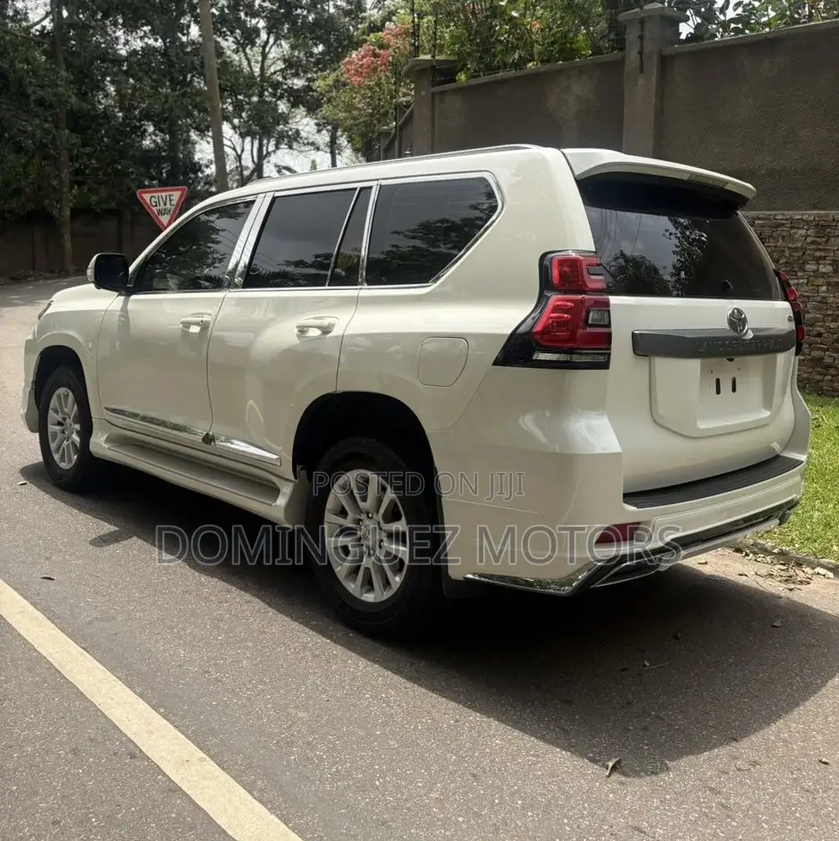 Toyota Land Cruiser Prado 2017 White