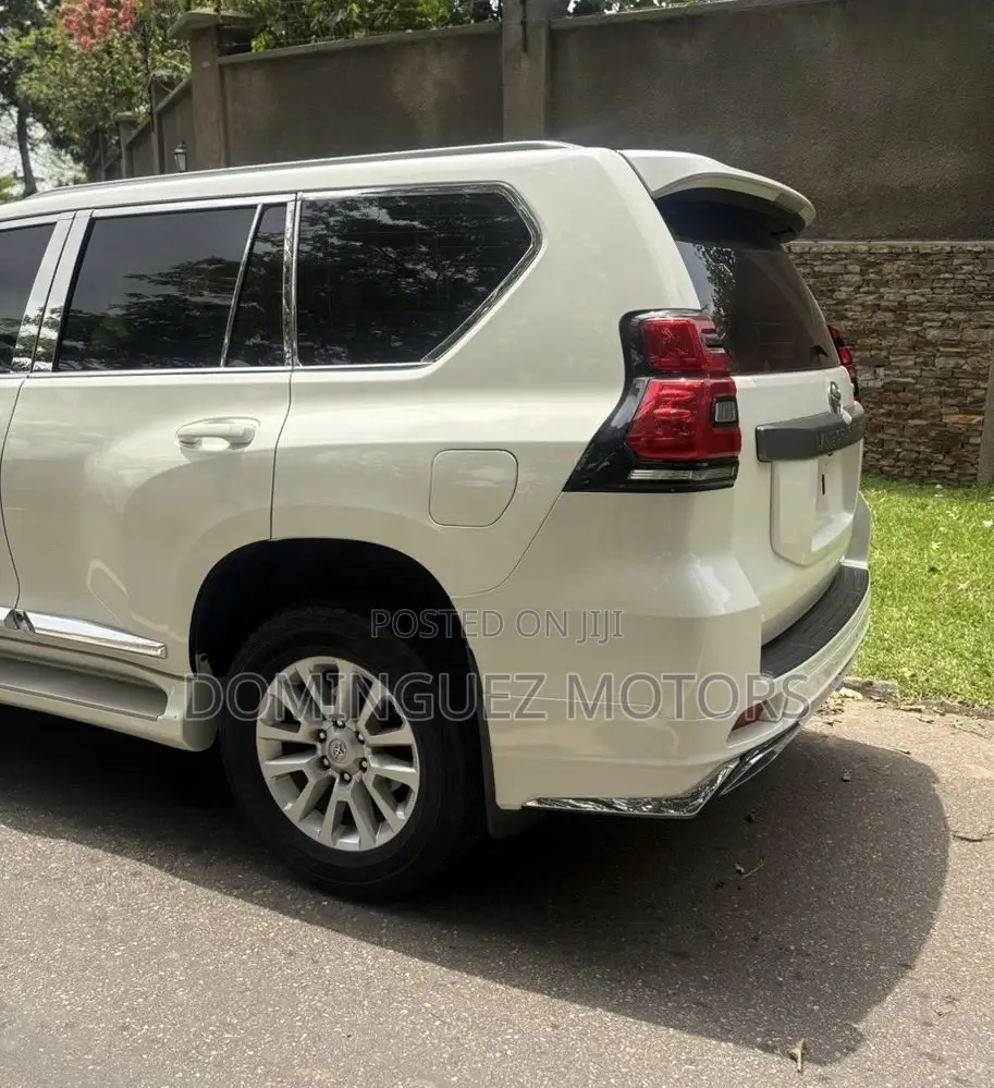 Toyota Land Cruiser Prado 2017 White