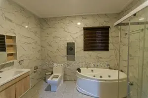 4bdrm House in Lakeside Estate for sale
