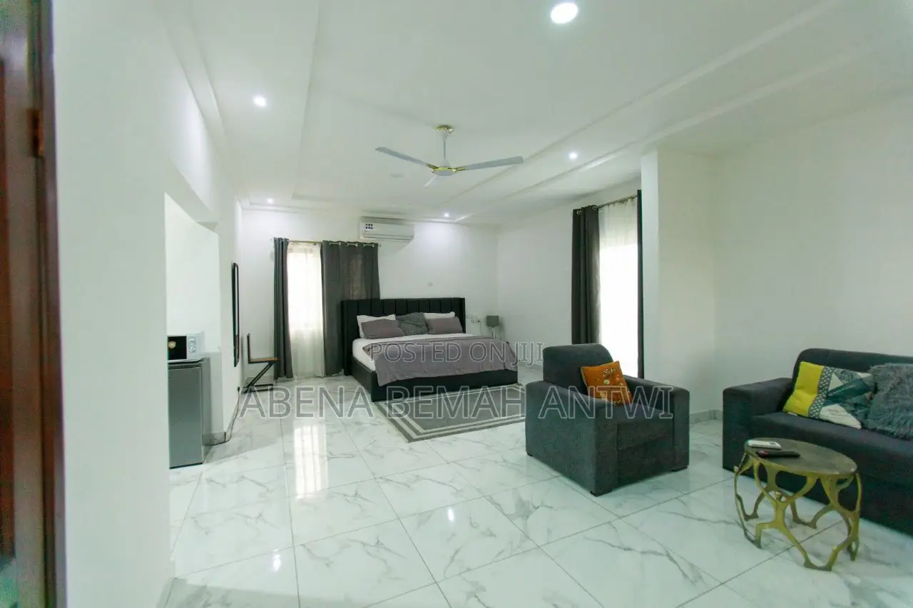 4bdrm House in Lakeside Estate for sale