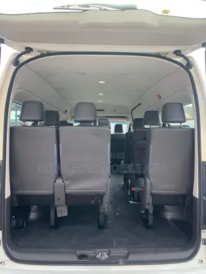 Toyota HiAce 2021 White