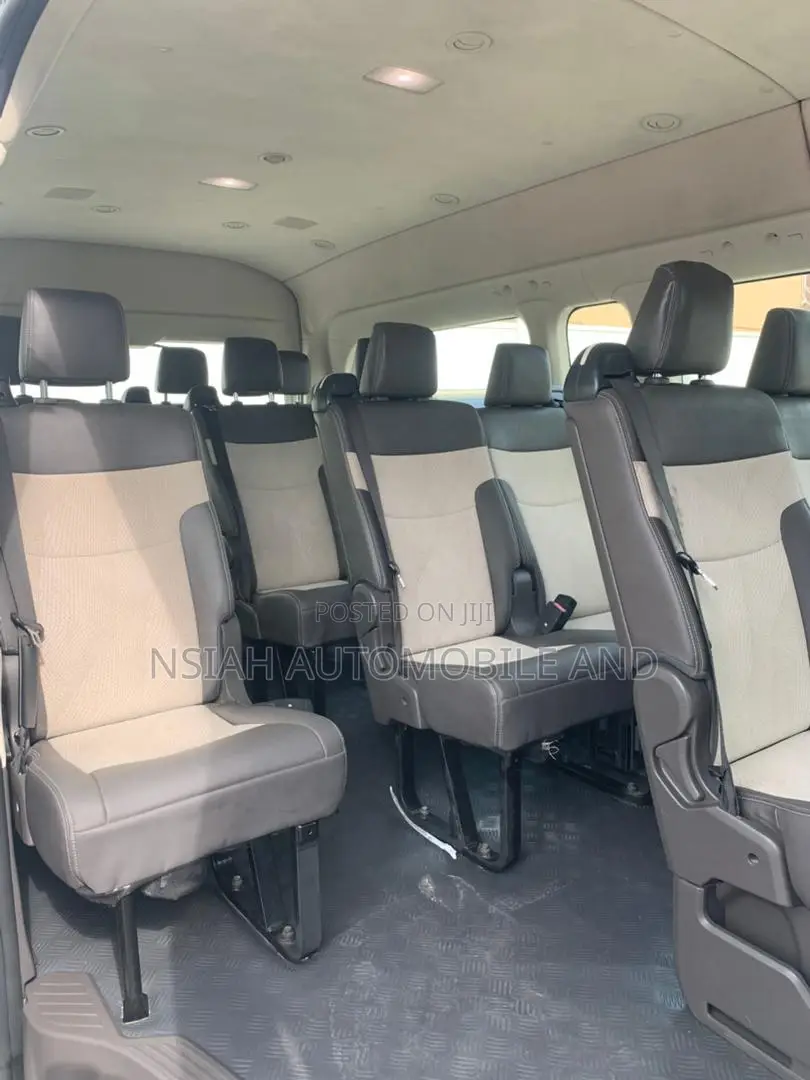 Toyota HiAce 2021 White