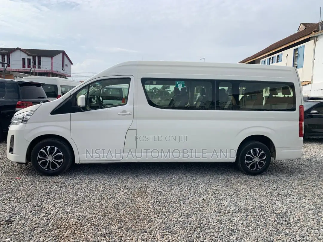 Toyota HiAce 2021 White