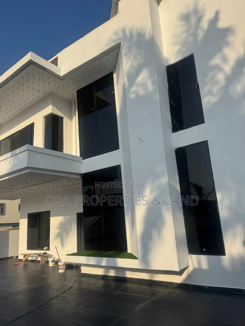 4bdrm House in Ashongman Estate, Pure Water for sale