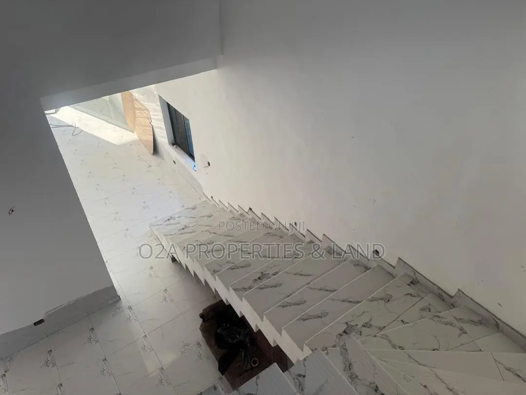 4bdrm House in Ashongman Estate, Pure Water for sale