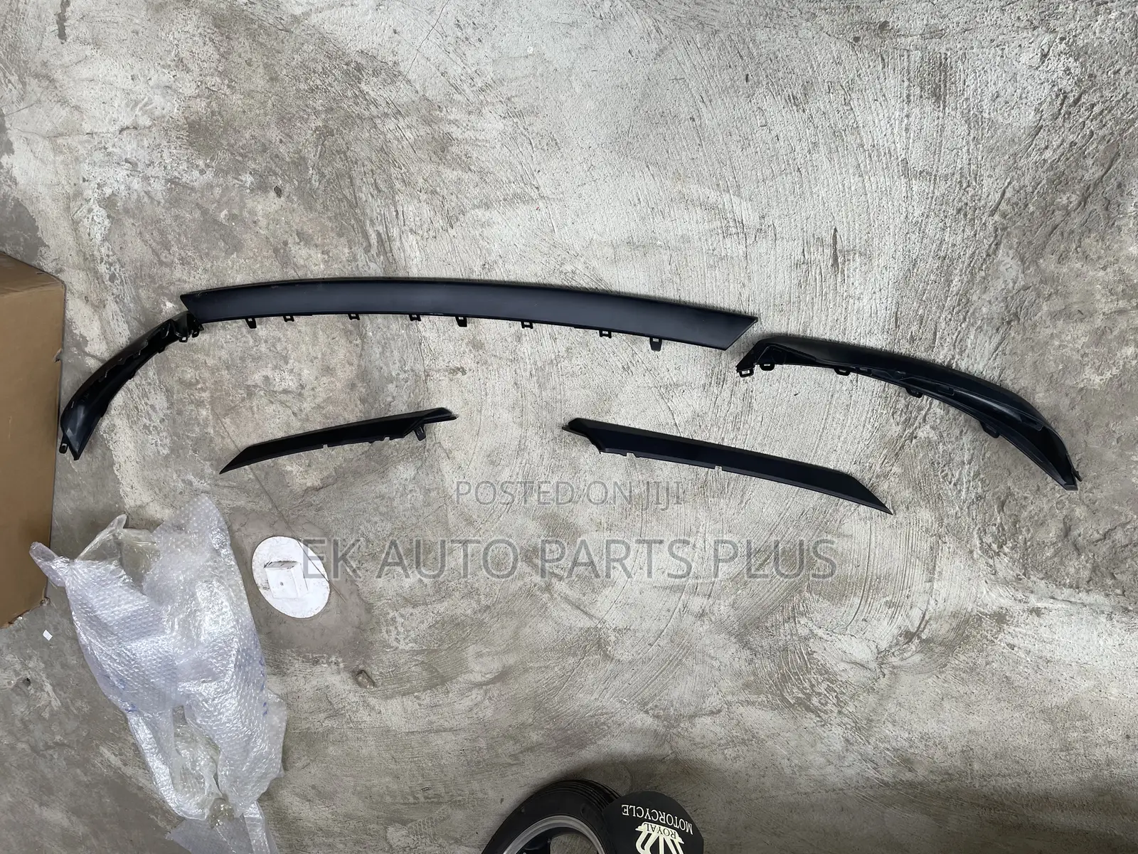 Toyota Camry Front Bumper Mouldings Set 2018 2019 2020 2021 2022 2023