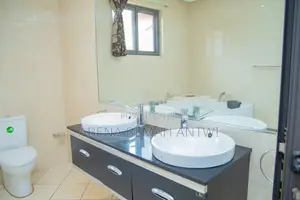 4bdrm House in Fenchley Court, School Junction for sale