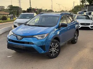 Toyota RAV4 LE AWD (2.5L 4cyl 6A) 2016 Blue